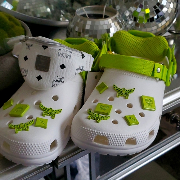 McM x Crocs Limited Edition SOLD OUT!!!24 hr Sale!🔥🔥🔥🔥 - Picture 1 of 17